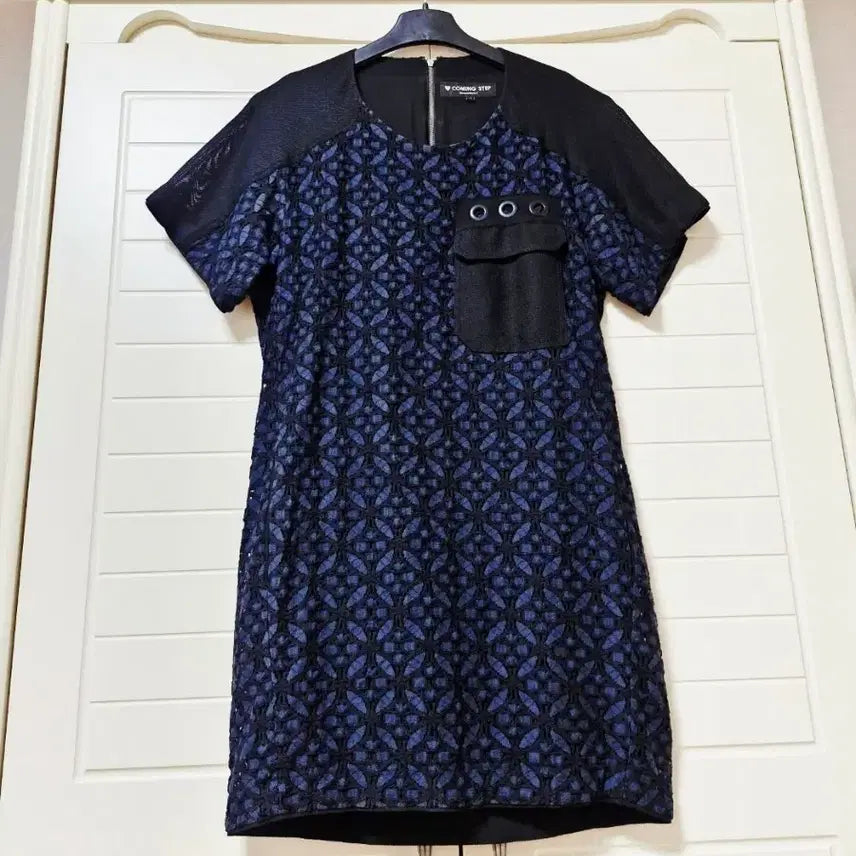 [BUNJANG] Coming Step Navy Floral Eyelet Detail Loose Fit Dress Size 55 / 상태좋음)커밍스텝 원피스 오즈세컨시슬리시스템sjsj미샤온앤온지컷듀엘베네통