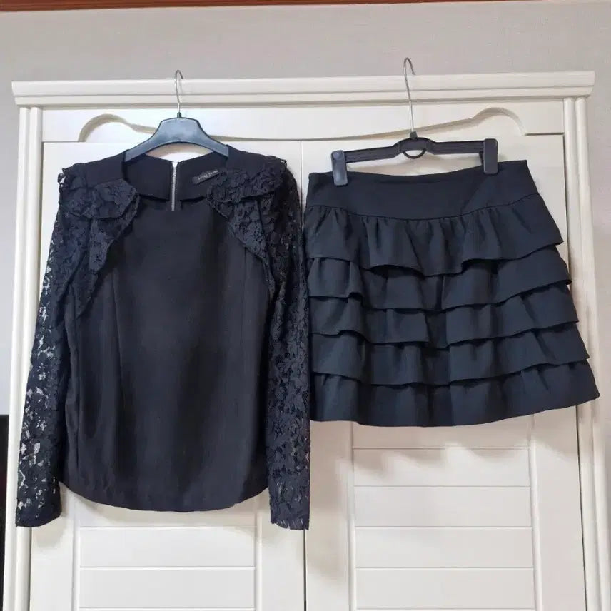 [BUNJANG] Tastory Top + INTME Skirt Set / 타스타스 상의+lNTIME스커트 온앤온쥬크듀엘지컷베네통럭키슈에뜨에고이스트