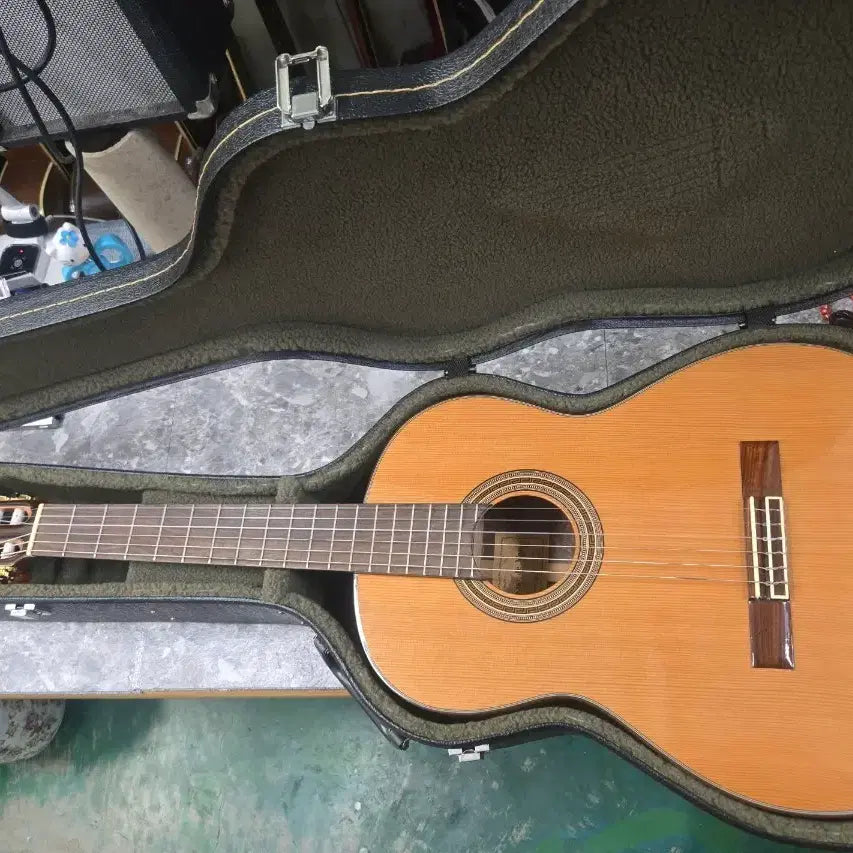 [BUNJANG] Kerauss Kim Jae-man Handcrafted Classic Guitar No. 35 / Kerauss 크라우스 김재만 공방 수제 클래식기타 35호