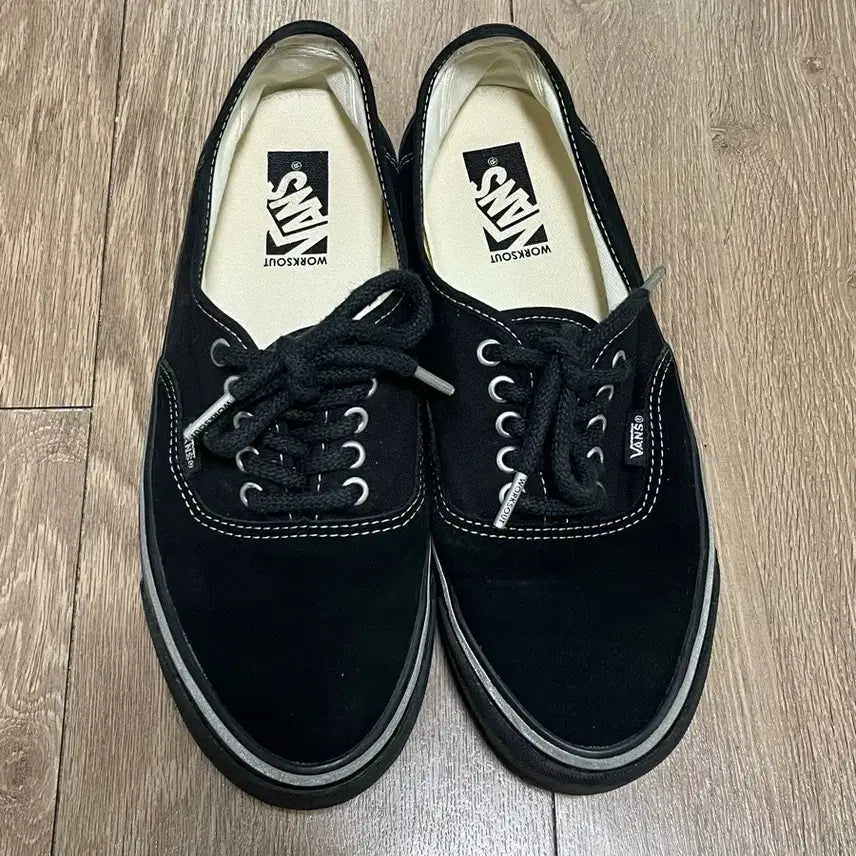 [BUNJANG] Vans x Work not Working MTE Authentic Reissue 44 Sneakers Black/Silver / 반스 X 웍스아웃 MTE 어센틱 리이슈 44 블랙/실버 285