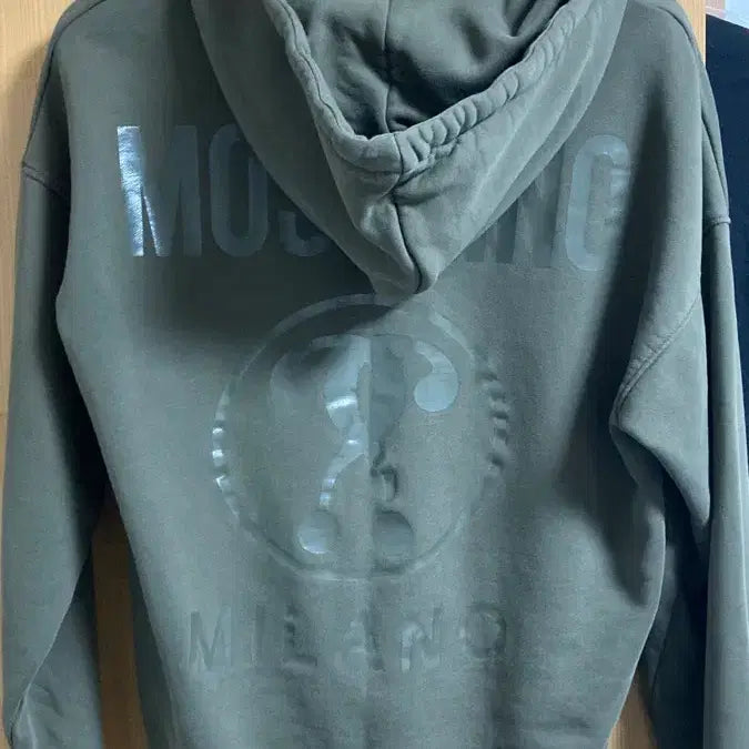 [BUNJANG] Moschino Khaki Hoodie Size 38 / 모스키노 후드티 카키 38사이즈