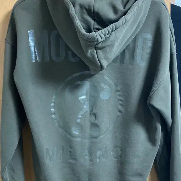 [BUNJANG] Moschino Khaki Hoodie Size 38 / 모스키노 후드티 카키 38사이즈