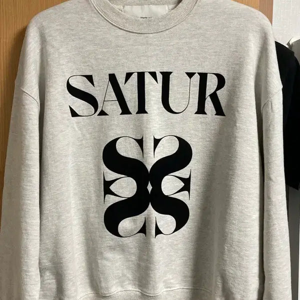 [BUNJANG] SATUR Crewneck Sweatshirt Ivory Size S / 새터 SATUR 맨투맨 아이보리 사이즈 S