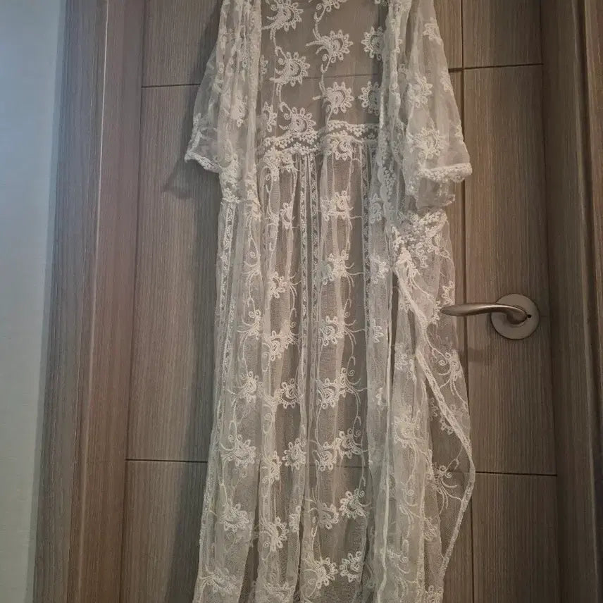 [BUNJANG] White Lace Long Robe / 레이스로브
