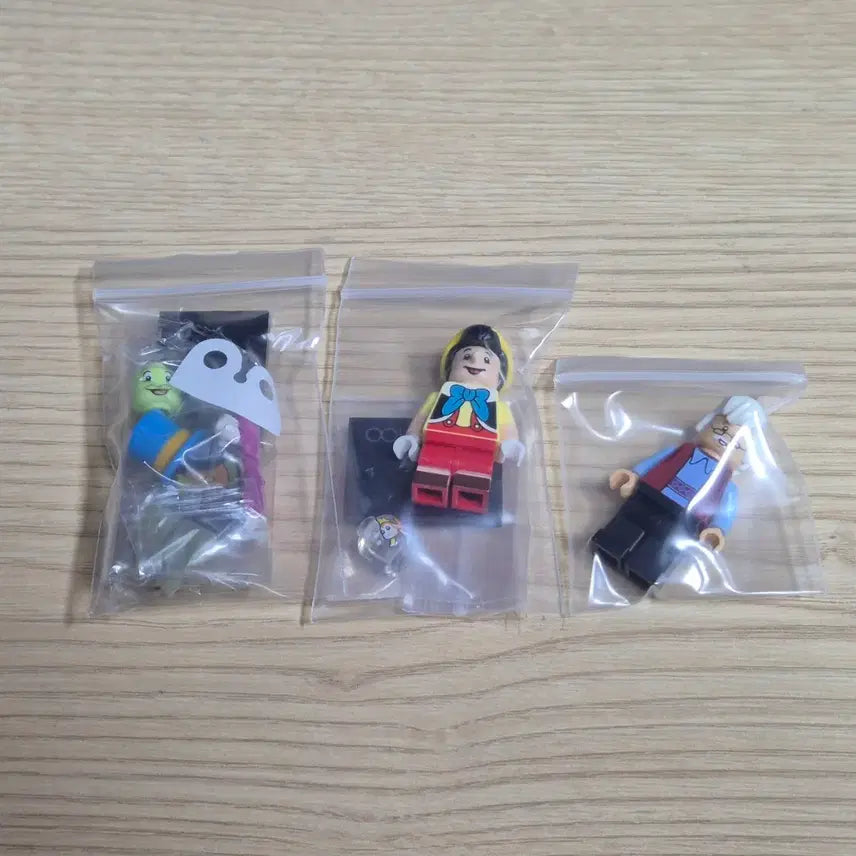 [BUNJANG] LEGO Disney Pinocchio Set - Geppetto, Jiminy Cricket Minifigures Bundle / 레고 디즈니 피노키오, 제페토 할아버지, 지미니 크리켓 미니피규어 일괄
