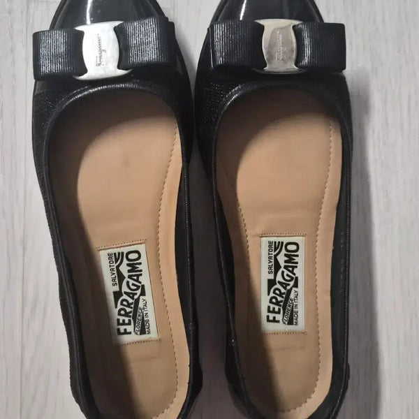 [BUNJANG] Salvatore Ferragamo Gancini Ribbon Ballet Flats / 페라가모 플랫