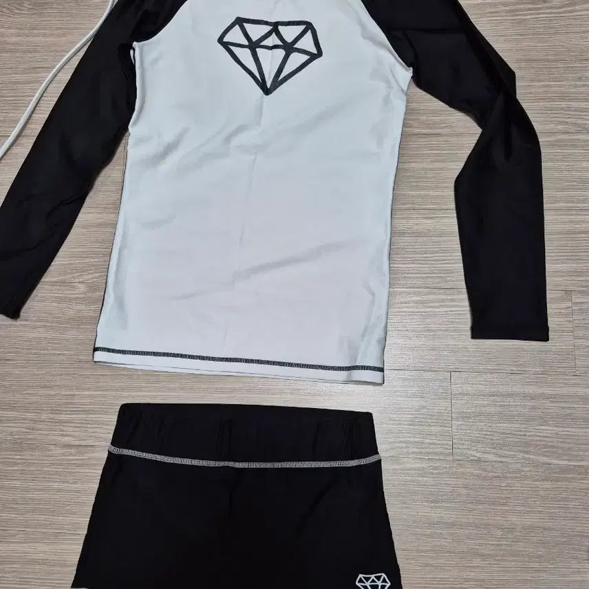 [BUNJANG] Women's Rash Guard Set / 여성 래쉬가드