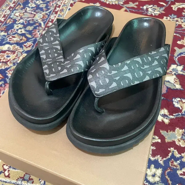 [BUNJANG] Burberry Slides Size 41 / 버버리 슬리퍼 41사이즈