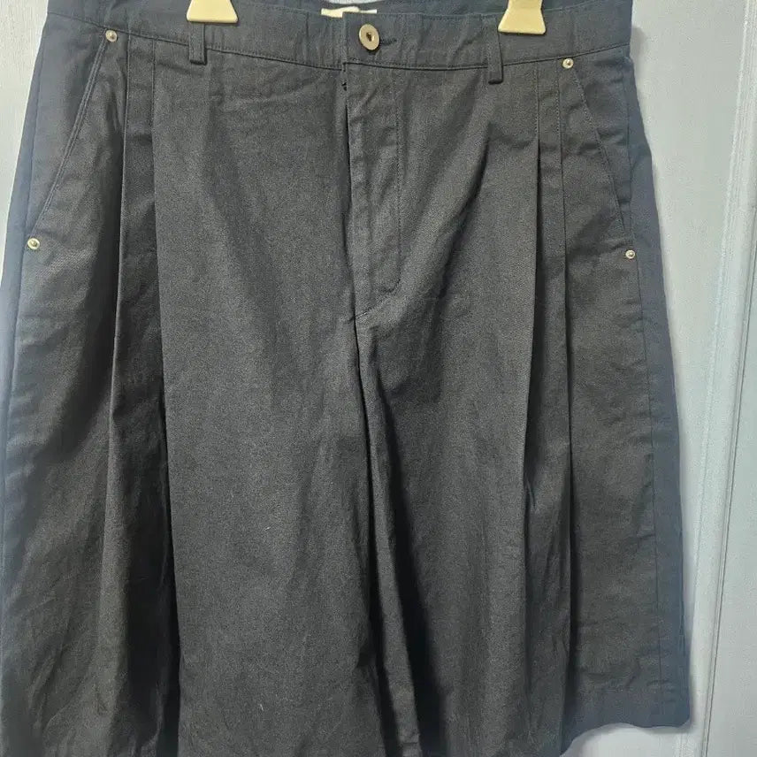[BUNJANG] Black Cotton Pants with Pleats / 검정색 면바지 핀턱 5부 팬츠