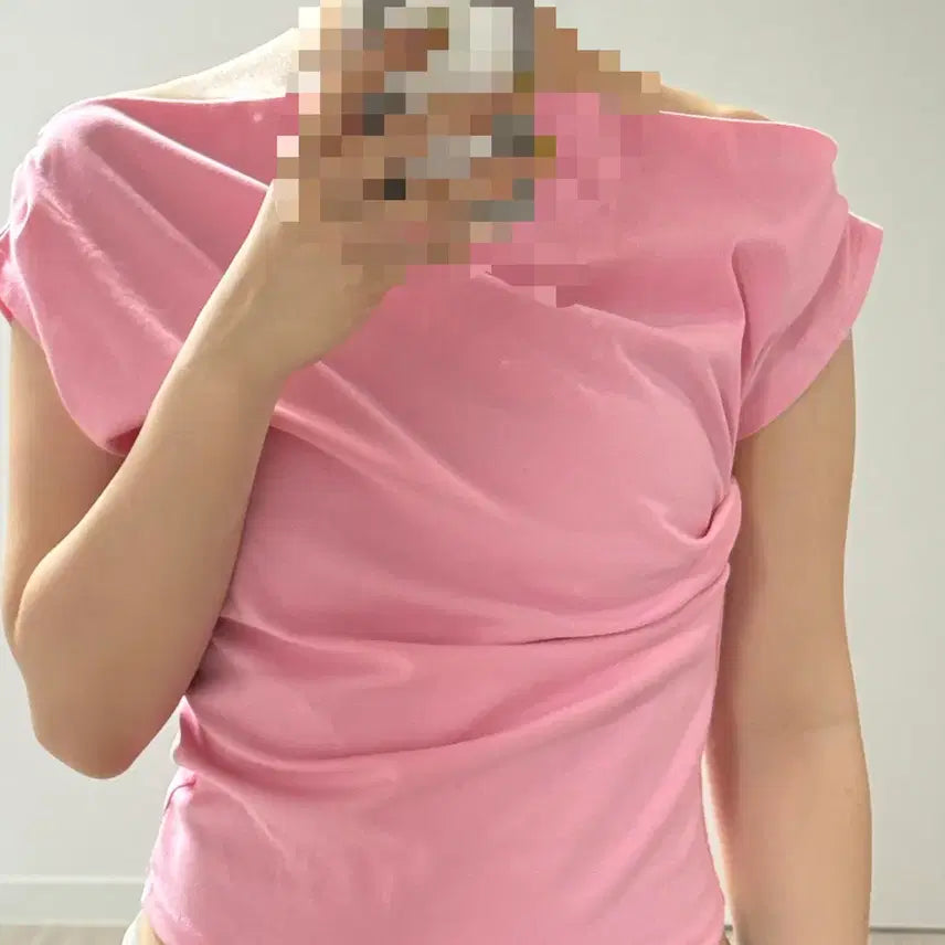 [BUNJANG] Pink Shirring Off-Shoulder T-Shirt / 핑크 셔링 오프숄더