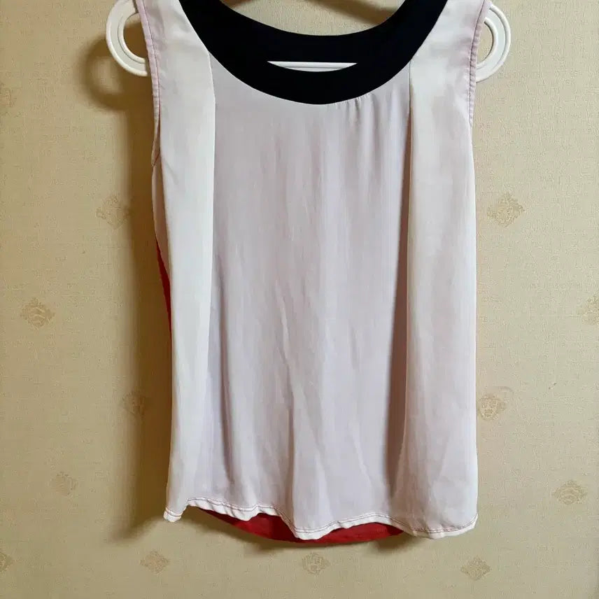 [BUNJANG] Sleeveless Blouse / 민소매 나시 블라우스