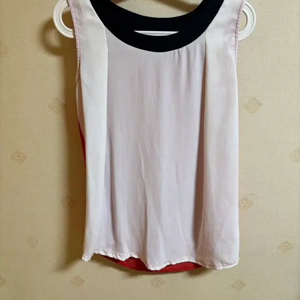 [BUNJANG] Sleeveless Blouse / 민소매 나시 블라우스