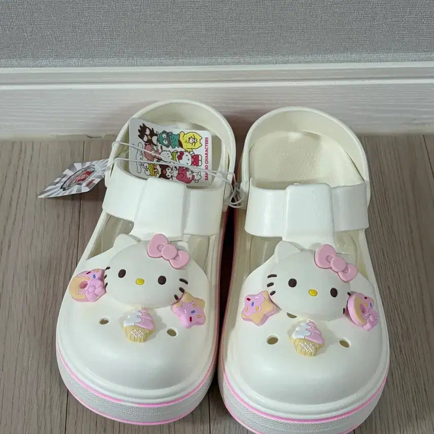 [BUNJANG] Hello Kitty Crocs White / 헬로키티 크록스 화이트 정품 새상품