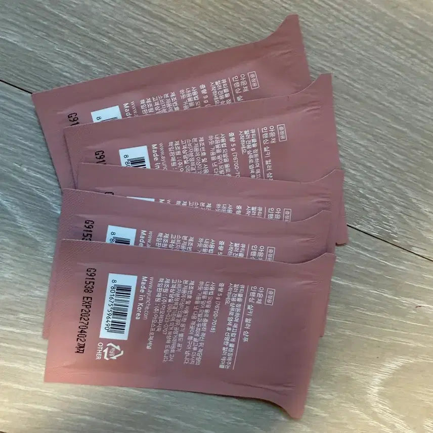 [BUNJANG] AyunCae Enhancing Silky Color Shampoo Sample (5 x 5g) / 아윤채 인핸싱 실키 컬러 샴푸 샘플 5개
