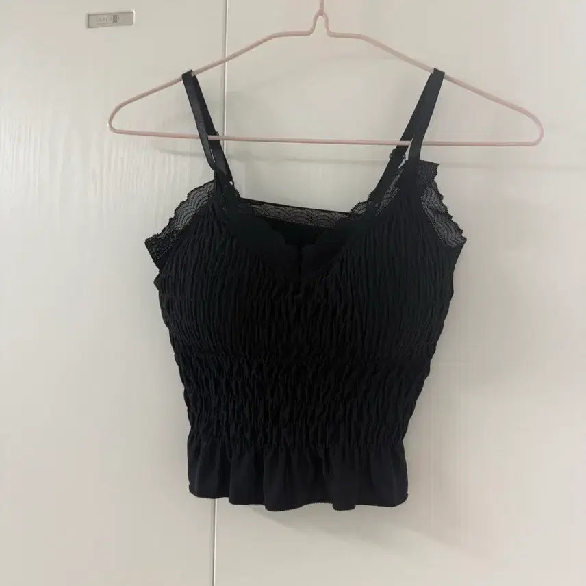 [BUNJANG] Black Lace Camisole with Adjustable Straps and Built-in Cups / (새상품) 블랙 레이스 나시탑 끈조절가능 캡내장
