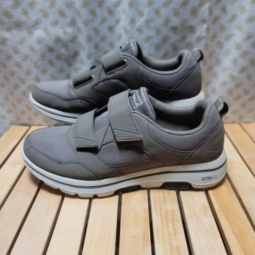 [BUNJANG] Skechers Go Walk 5 Double Velcro Walking Shoes / 스케쳐스 고워크 5 운동화 워킹화 275