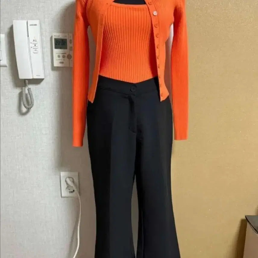 [BUNJANG] Sleeveless Top, Cardigan, and Flare Pants Set / [ 새상품 ] 나시, 가디건 세트 + 부츠컷 슬랙스 SET
