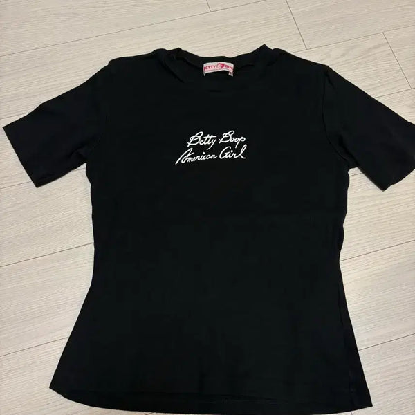 [BUNJANG] Betty Boop Slim Fit T-Shirt Size 55 / 베티붑 슬림핏 티셔츠 55사이즈