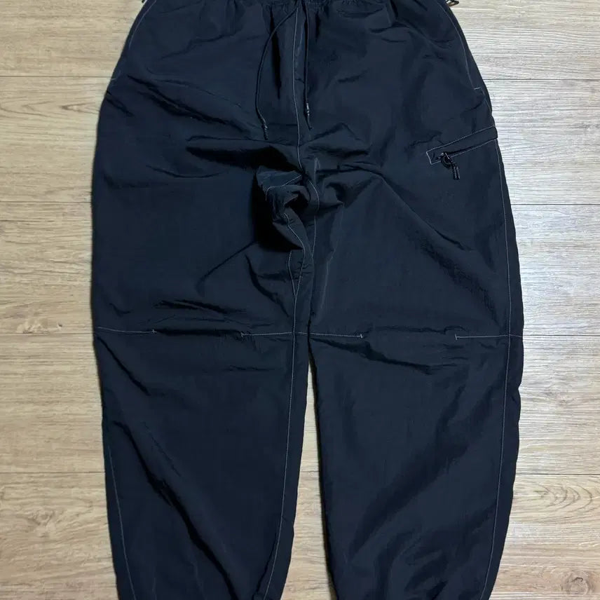 [BUNJANG] Moif 21AW Nylon Track Pants Black / (2)모이프 21AW 나일론 트랙 팬츠 블랙