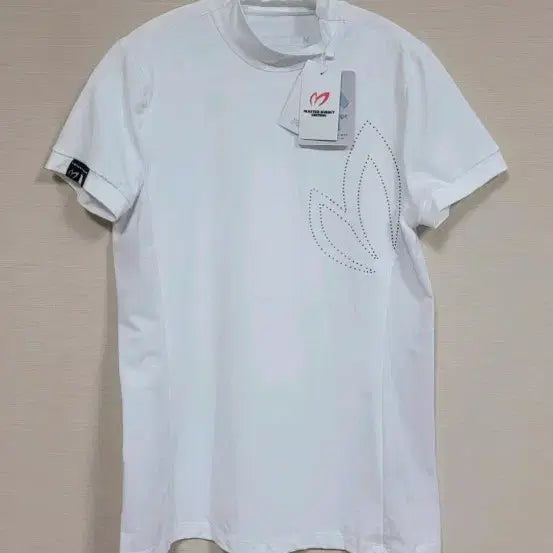 [BUNJANG] Master Bunny Edition Women's Cooling Short-Sleeve T-Shirt / 마스터바니 여성 쿨링 반팔 티셔츠 90(새상품)