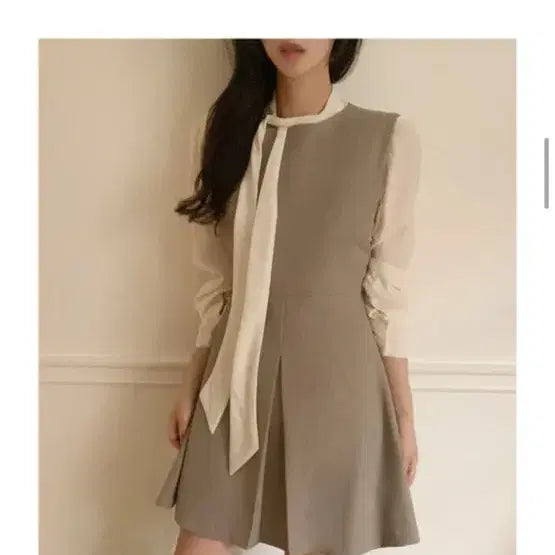 [BUNJANG] Gayoi Perbit Dress / 새상품 퍼빗 민소매 베이지 하객룩 리스본 뷔스티에 원피스 FREE 베이지