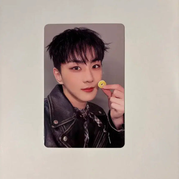 [BUNJANG] ENHYPEN Jungwon The Scene Vanish Izzy Shanghai Fan Sign YZY 2.0 Second Edition Photocard / 엔하이픈 정원 더씬 베니쉬 이즈위 상하이 대면 팬싸 yzy 2.0 2차