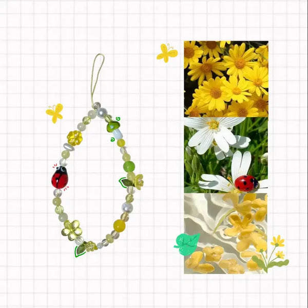 [BUNJANG] Handmade Ladybug and Flower Charm Keychain / 노란 꽃밭에 놀러 온 무당벌레 키링