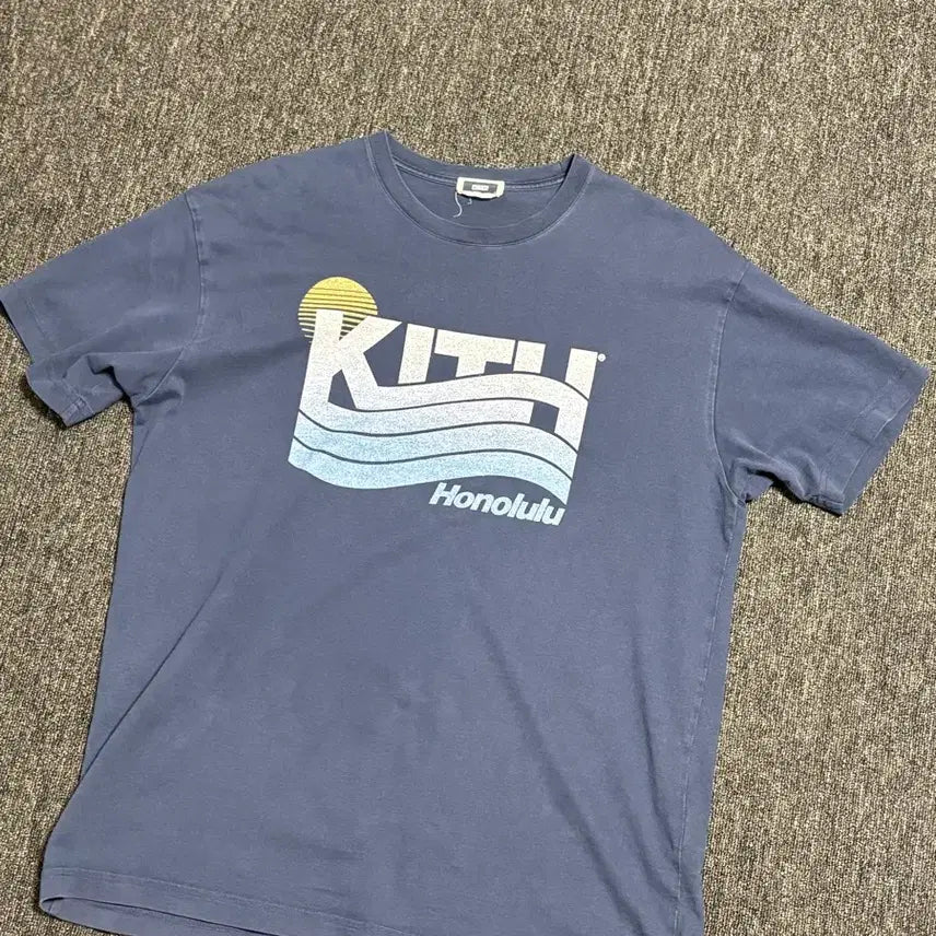 [BUNJANG] KISS Honolulu T-Shirt Navy L (105) / 키스 호놀룰루 티셔츠 네이비 L 105