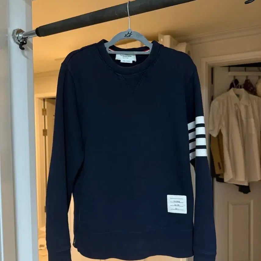 [BUNJANG] Thom Browne New Model Diagonal Stripe Navy Sweatshirt Size 2 / 신형 톰브라운 사선완장 네이비 맨투맨 2사이즈