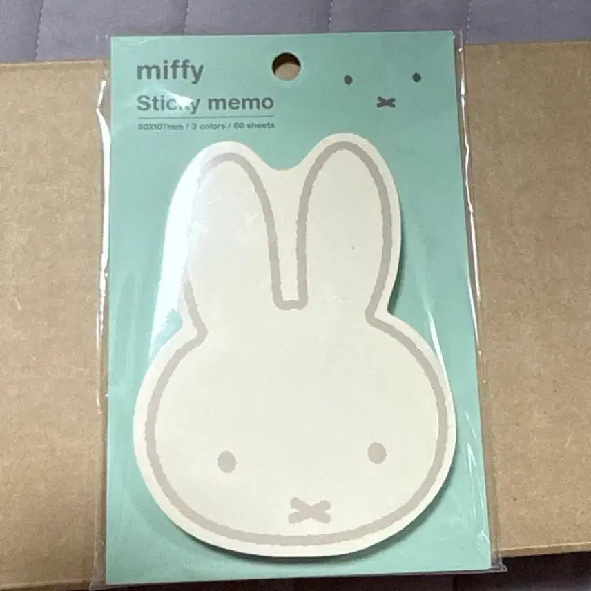 [BUNJANG] Miffy Die-Cut Sticky Memo Pad (Sealed) / 미피 다이컷 점착메모 메모지 미개봉 새상품