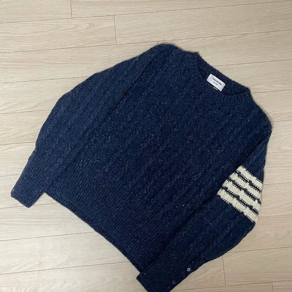 [BUNJANG] Thom Browne Donegal Cable Knit Navy Size 5 / [ 5 / 신형 ] 정품 톰브라운 도네갈 케이블 니트 새상품급