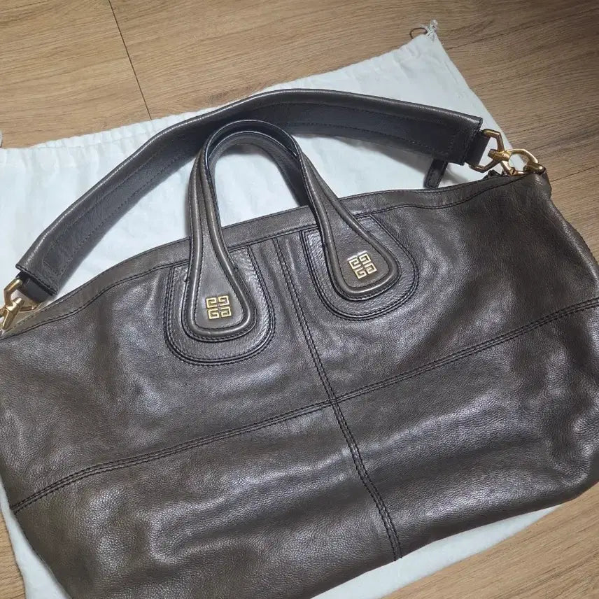 [BUNJANG] Givenchy Nightingale Medium Tote Bag / 지방시 나이팅게일 미듐 토트백