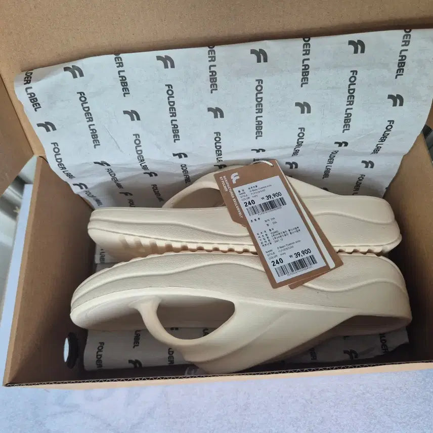 [BUNJANG] Fold Label Platform Flip-Flop Slippers - Ivory, 240mm / 새상품 폴더라벨 쪼리 240 이월상품 택가 39,900>> 1만원