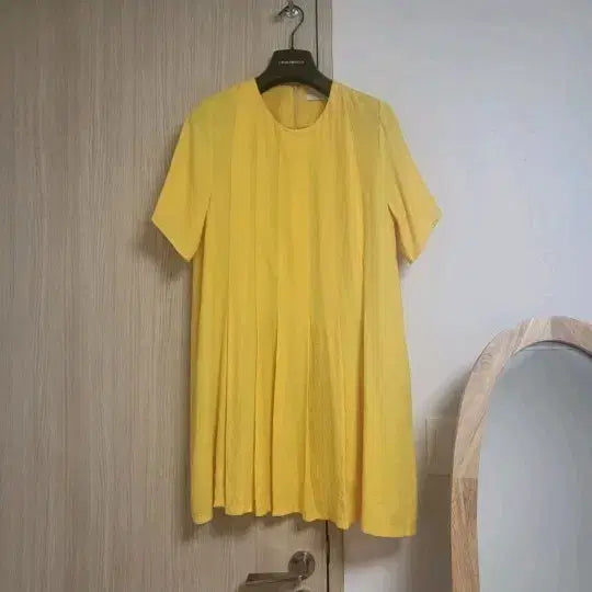 [BUNJANG] Yellow Pleated Midi Dress / 노란색  원피스
