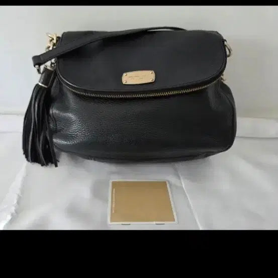 [BUNJANG] Michael Kors Leather Tote Bag with Tassel Accent / 마이클코어스가방