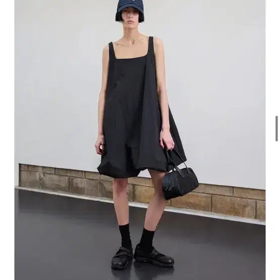 [BUNJANG] Reba Balloon-hem Mini Dress - Black / [르바] Balloon-hem Mini Dress - Black