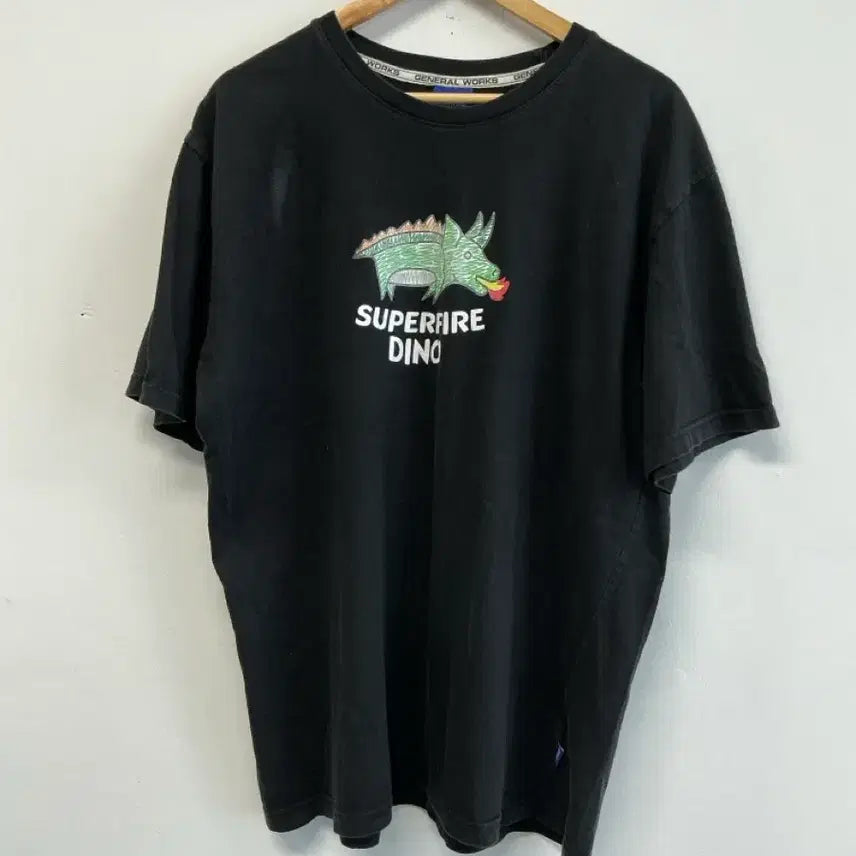 [BUNJANG] GENERAL WORKS Super Fire Dinosaur Short Sleeve T-Shirt Size 4 / GENERAL WORKS 슈퍼파이어 공룡 반팔티 4