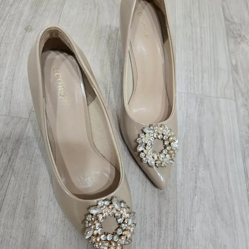 [BUNJANG] CCOROl Women's Beige Cubic Embellished Heel Pumps / 꼬로이 여성 구두 베이지 큐빅장식힐 CCOROl 베이지 큐빅 펌프스 힐