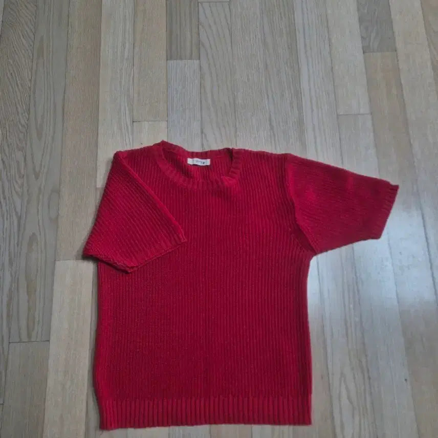 [BUNJANG] GoGoSing Red Short Sleeve Knit / 고고싱 레드반팔 니트