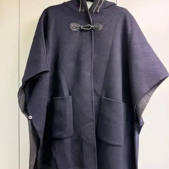 [BUNJANG] VOV Cape-Style Premium Wool Coat / 보브 VOV 케이프형 프리미엄 울 코트