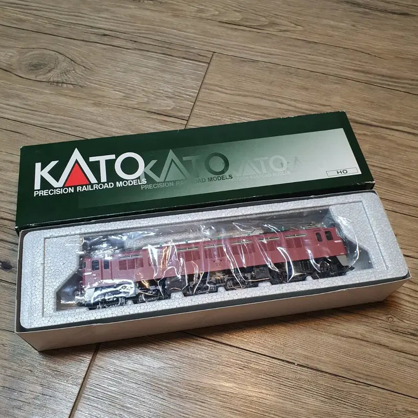 [BUNJANG] KATO HO Scale EF81 Model Train / KATO HO  철도 모형