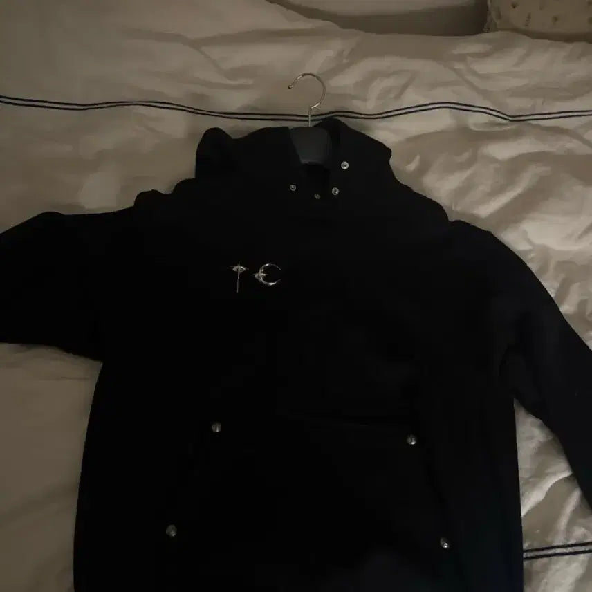 [BUNJANG] THUG CLUB Hoodie Black / 떠그클럽 후드티