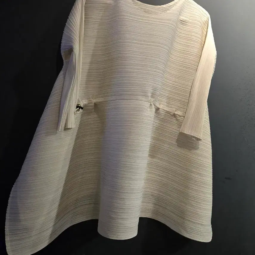 [BUNJANG] Ivory Pleated Top / 아이보리 플리츠 상의