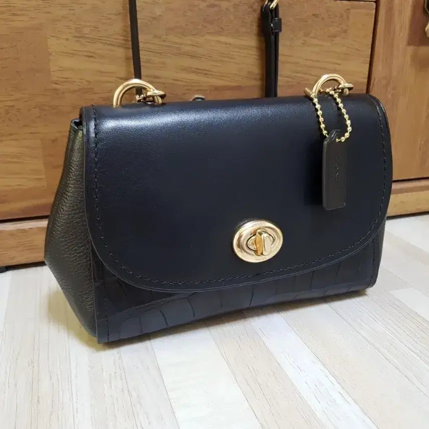 [BUNJANG] Coach Faye Crocodile Embossed Leather Crossbody Bag / (새상품)코치 페이 크로스백