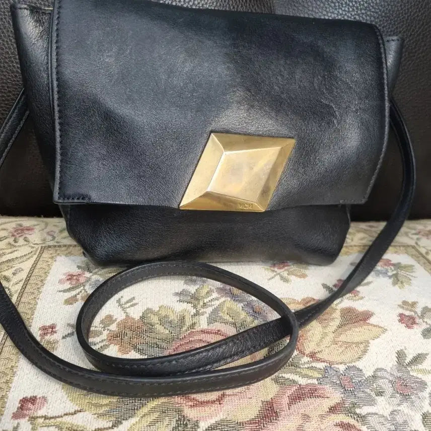 [BUNJANG] MCM Leather Crossbody Bag / 엠씨엠