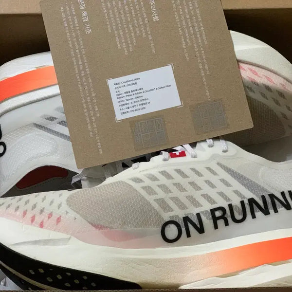 [BUNJANG] On Running Cloudboom Strike White Black Shoes / 온 러닝 붐 스트라이크 화이트 블랙 285 팝니다