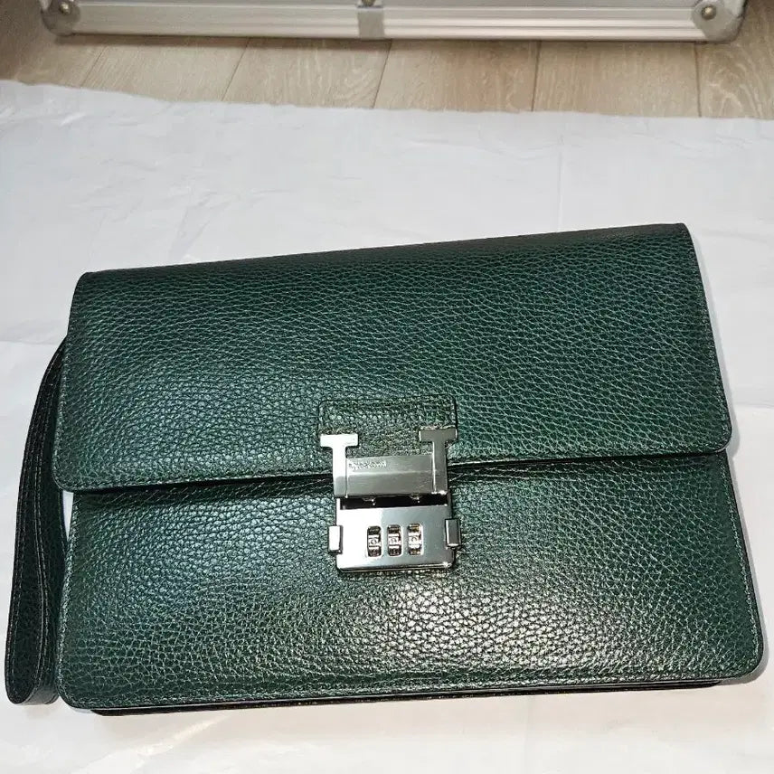[BUNJANG] a.testoni Green Leather Clutch Bag / a.testoni 클러치백 그린