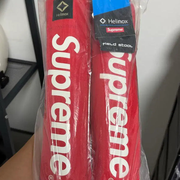 [BUNJANG] Supreme x Helinox Tactical Field Stool Red (Set of 2) - FW23 / 슈프림 x 헬리녹스 택티컬 필드 스툴 레드 (2개 세트) - 23FW