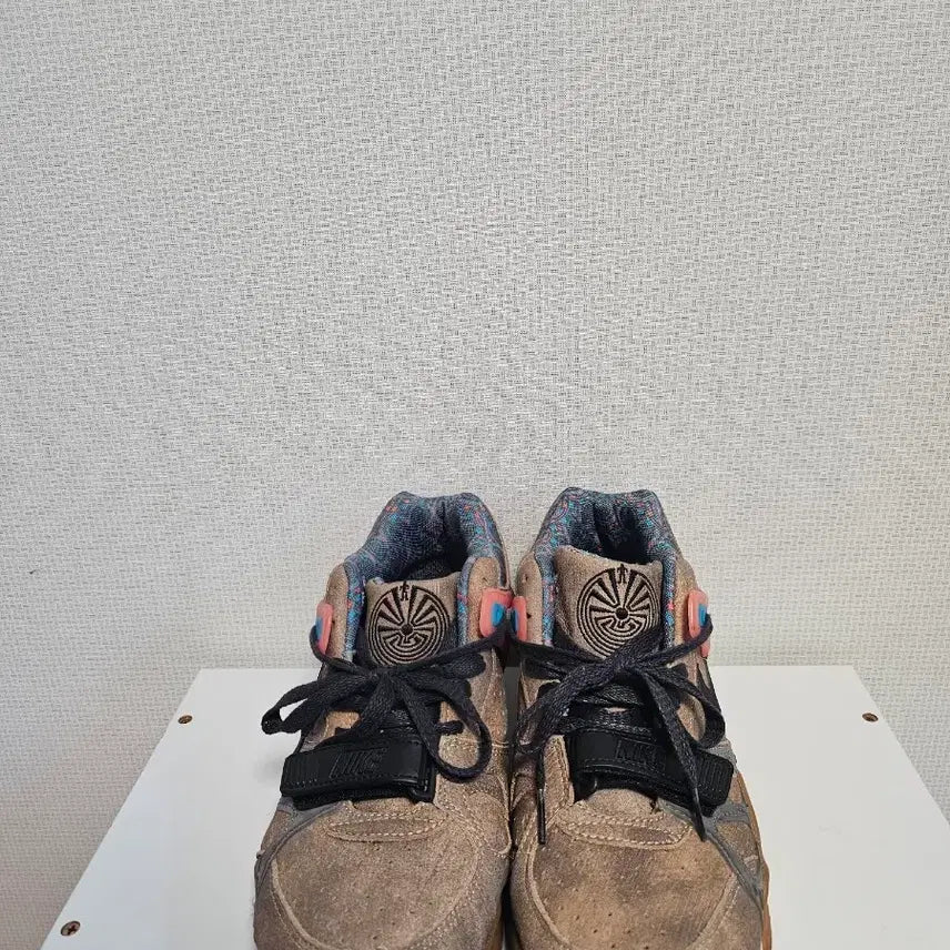 [BUNJANG] Nike Air Trainer Beige Suede Sneakers / 나이키 에어 트레이너 265