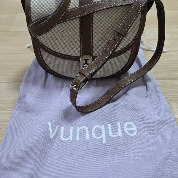 [BUNJANG] Vunque Cross Bag / 분크 크로스백